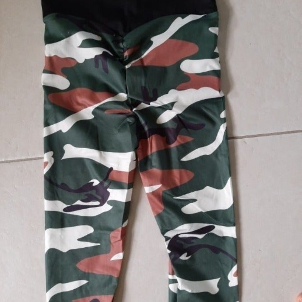 New Camouflage Scrunch Back Leggings. - Picture 9 of 9